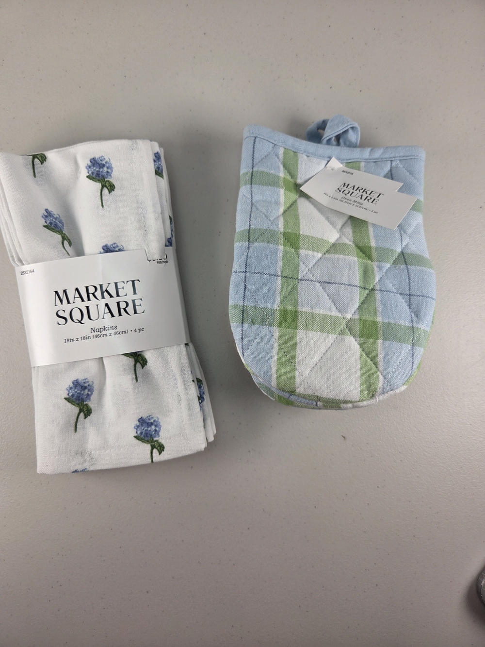 Light Blue & White Plaid Oven Mitt & 4 Pc Napkin Set By Market Square NWT